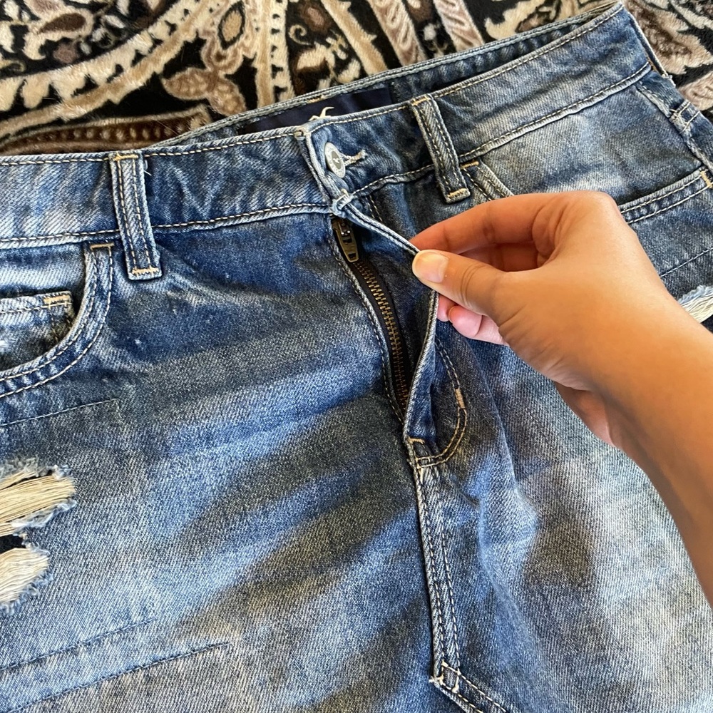 Hollister Rip & Repair High Rise Mini Skirt - Picture 7 of 8